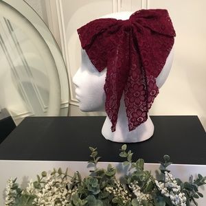 Burgundy Lace Bow ♥️
